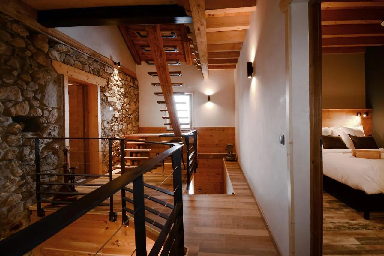 Un R De Memises Bed & Breakfast Thollon-les-Memises 0*,  France